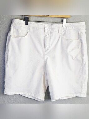 Lane Bryant White Denim Shorts Size 20 Plus Size Bermuda Mid Rise Stretch